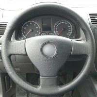 Оплетка на руль из натуральной кожи Volkswagen Golf Plus I 2005-2009 г.в. (для руля без штатной кожи, черная)