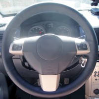 Оплетка на руль из натуральной кожи Opel Vectra C 2005-2008 г.в. (для руля без штатной кожи, черная)